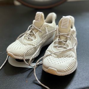 Adidas Alphabounce- White